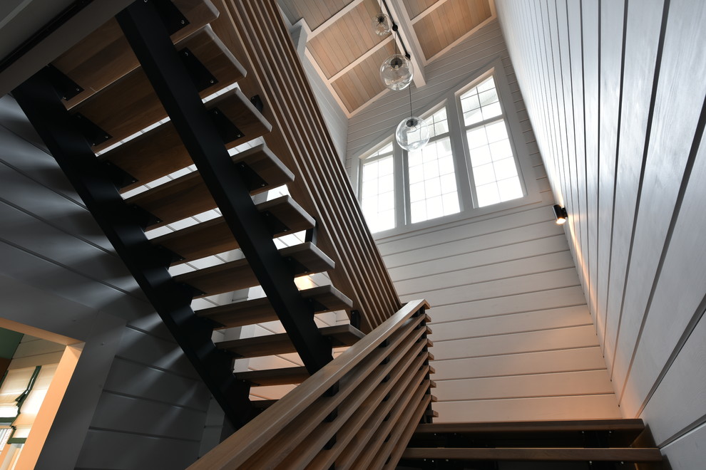 Лестница на двух металлических косоурах