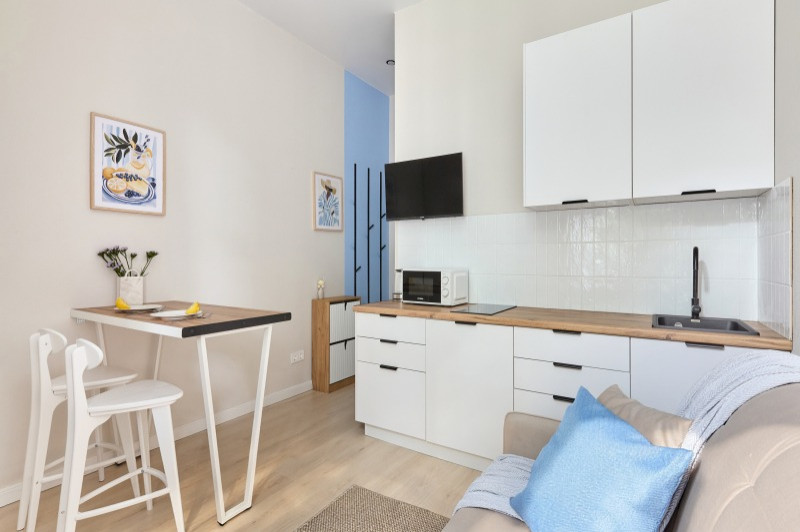 Октябрьский 403 7725