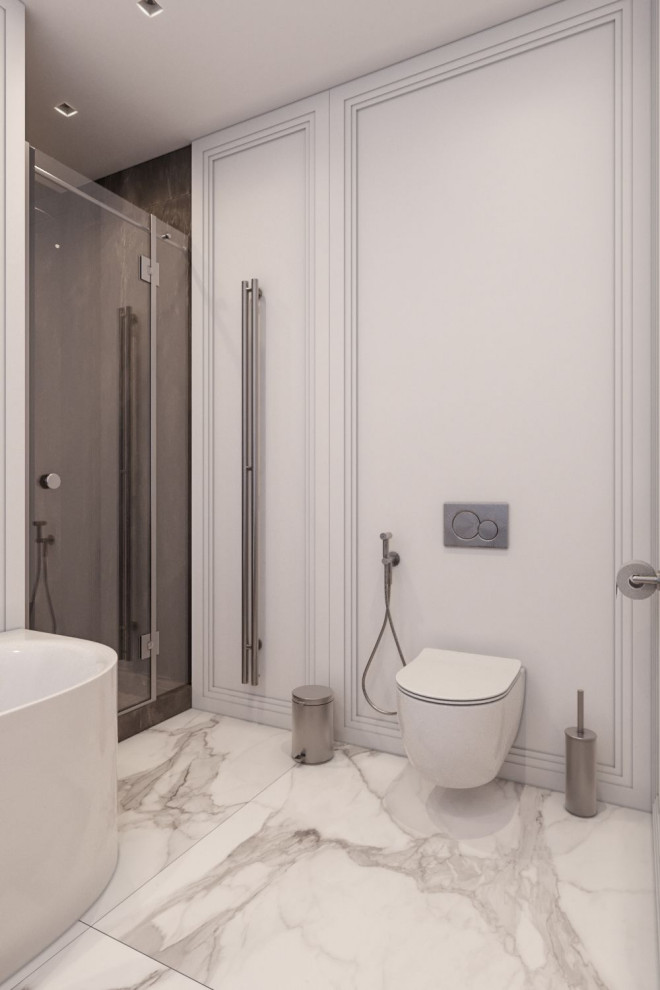 Ванная комната с ванной, душем и унитазом