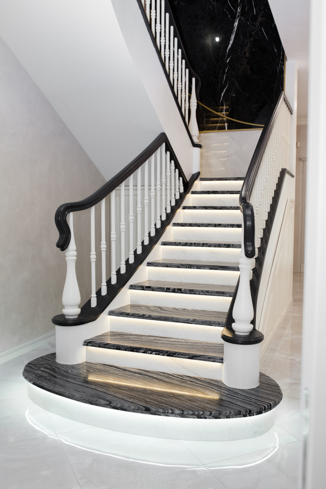 Лестница из мрамора