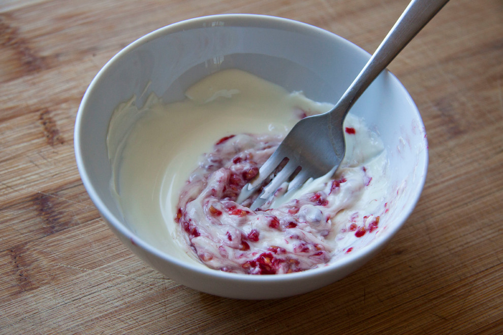 Рецепты: Фондан с двумя видами шоколада и малиной