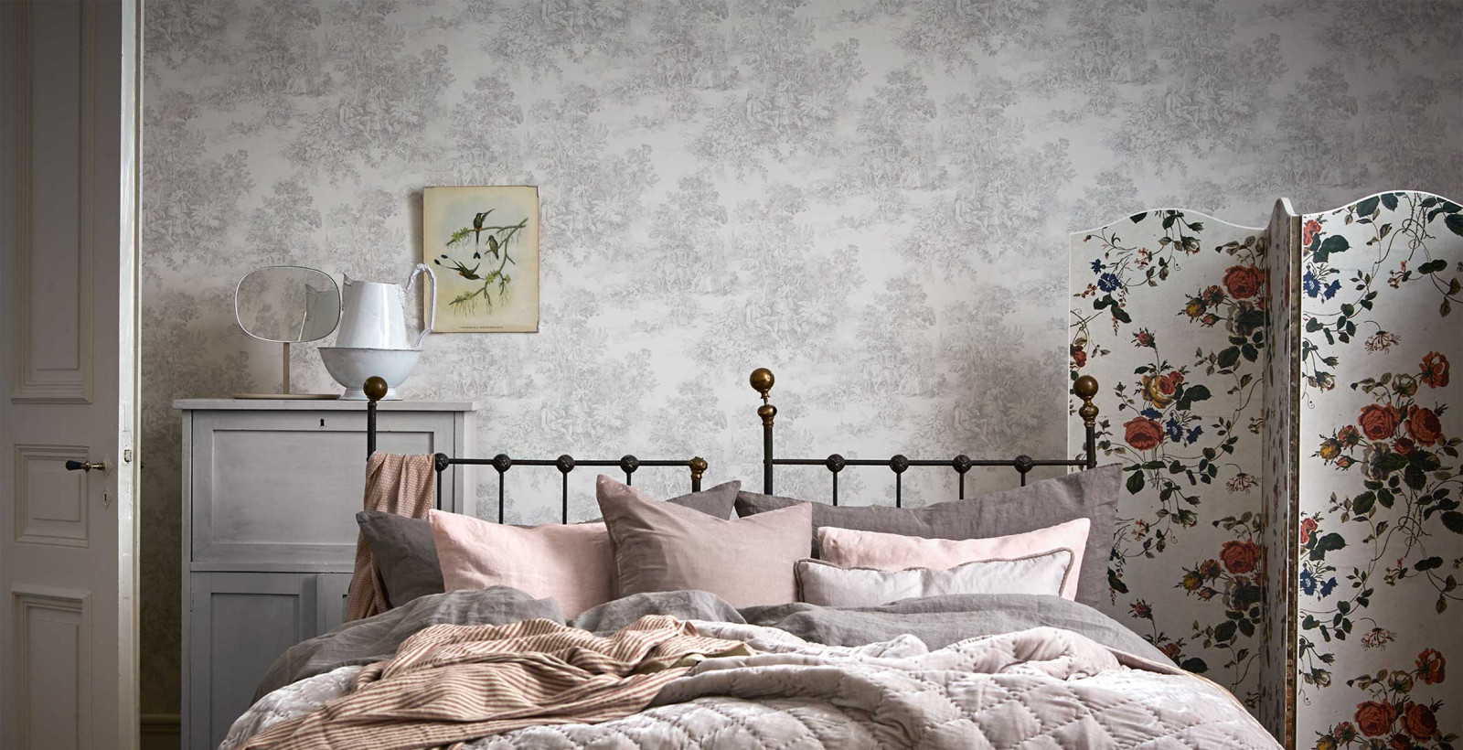 шведские обои в интерьере