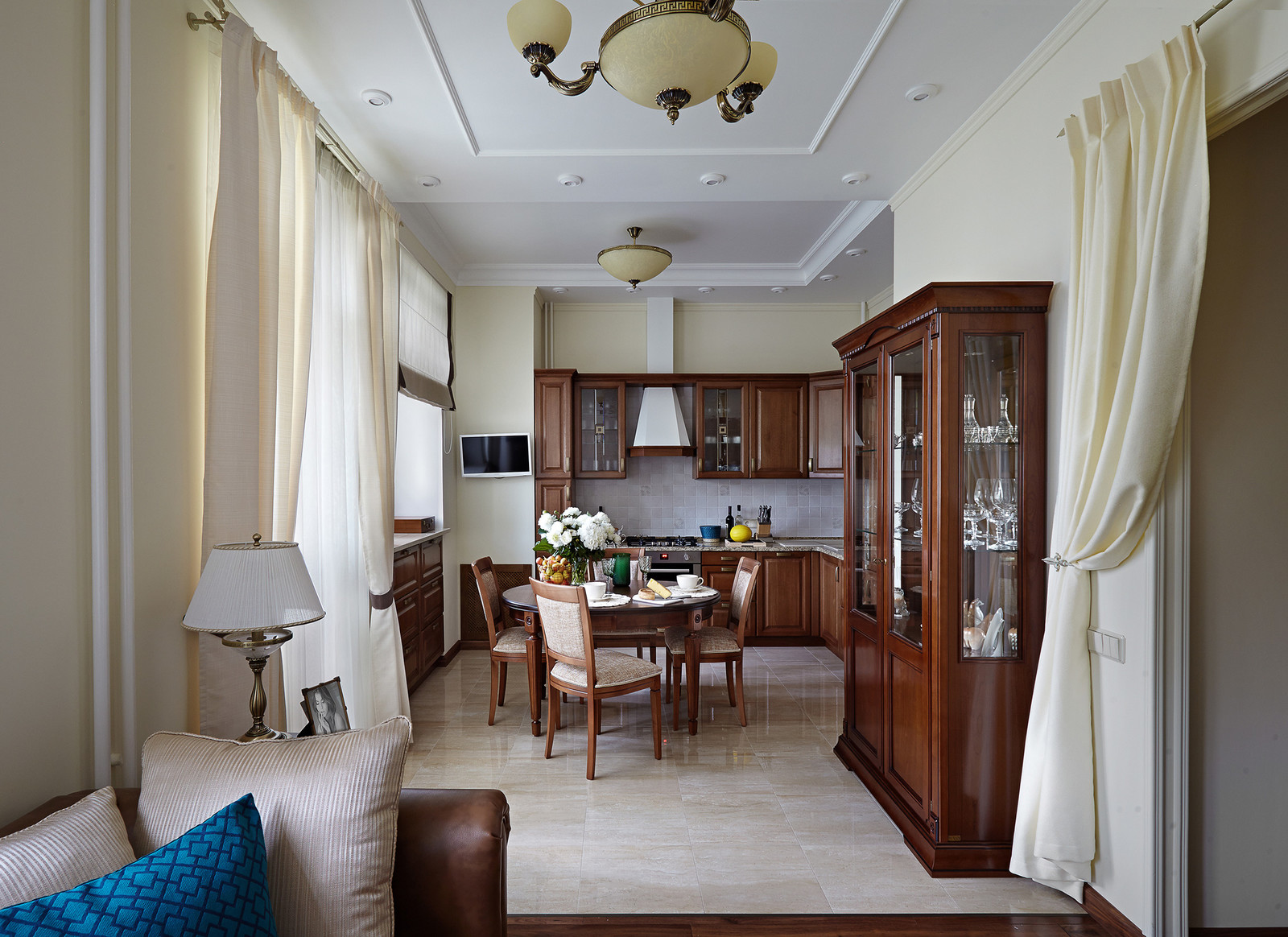 Квартира в стиле "Сталинский ампир", площадь 78 м.кв.