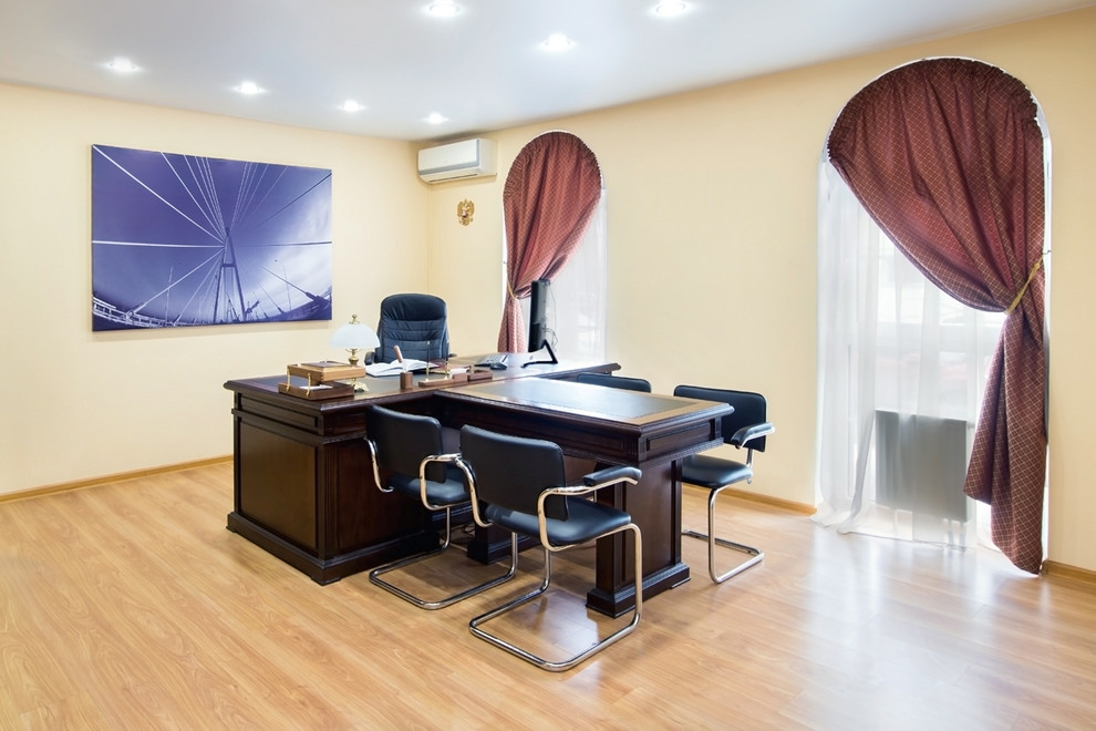 СТРОГОСТЬ И СТАТУС