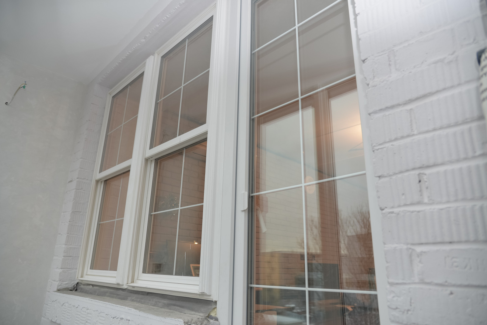 Остекление квартиры английскими окнами ПВХ