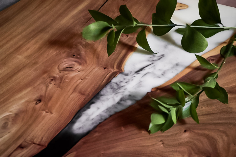 Стол из слэба и эпоксидной смолы