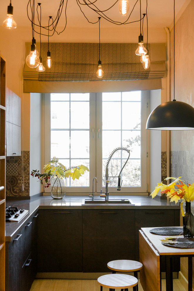 Тёплая осень на Фрунзенской набережной