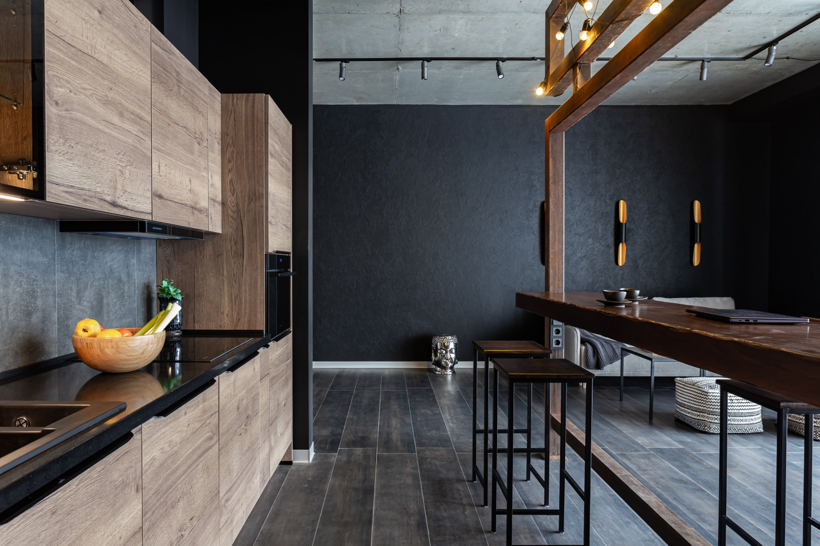 Квартира в черном