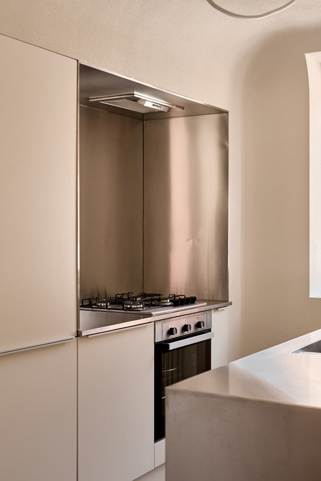 Обнимающая гостиная-столовая