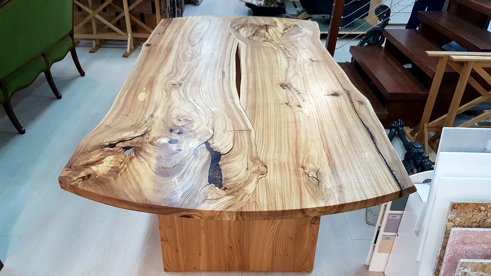 Стол Live Edge Design из 2х цельных срезов, массив вяза