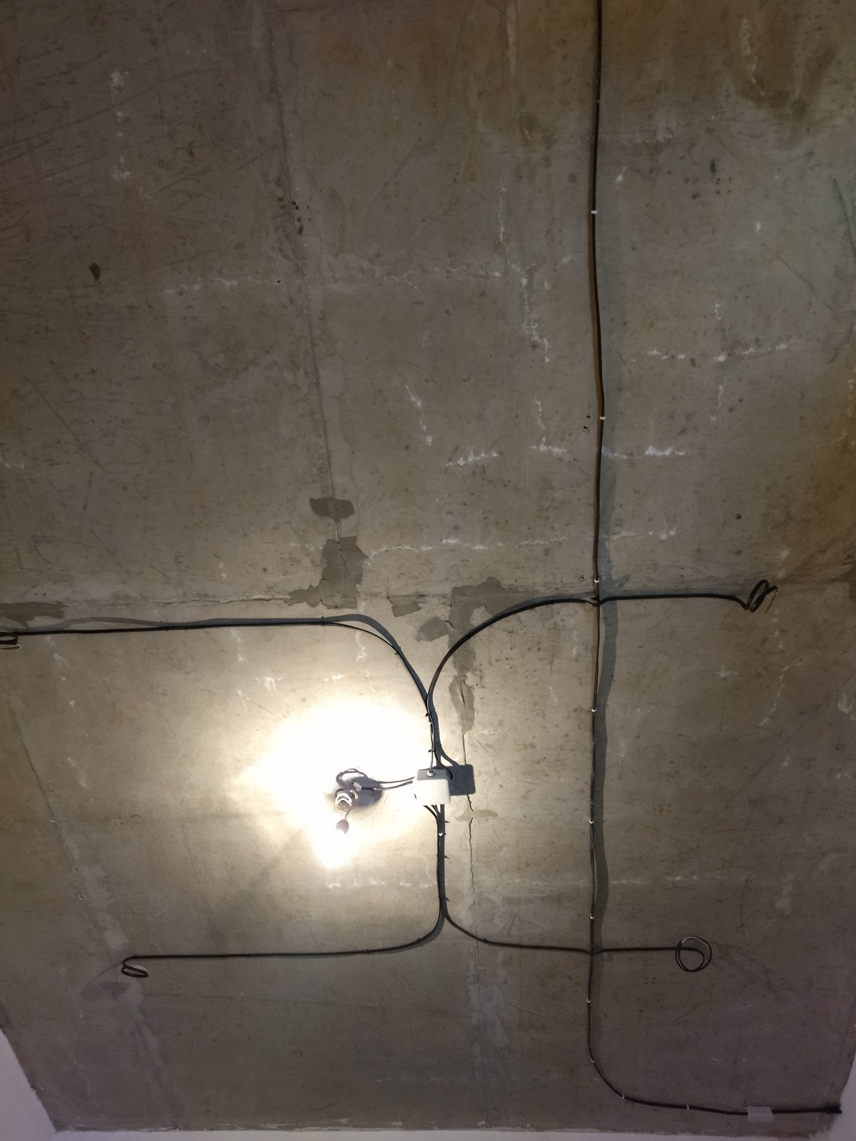 Обложка проекта: Электромонтаж