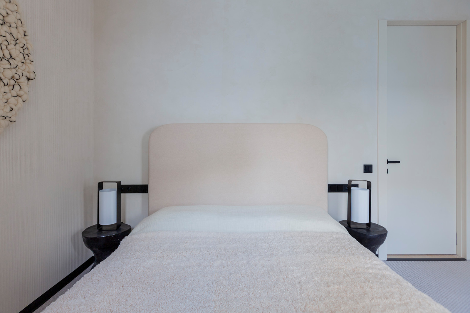 Добрая квартира - интерьер 49м² в доме XIX века