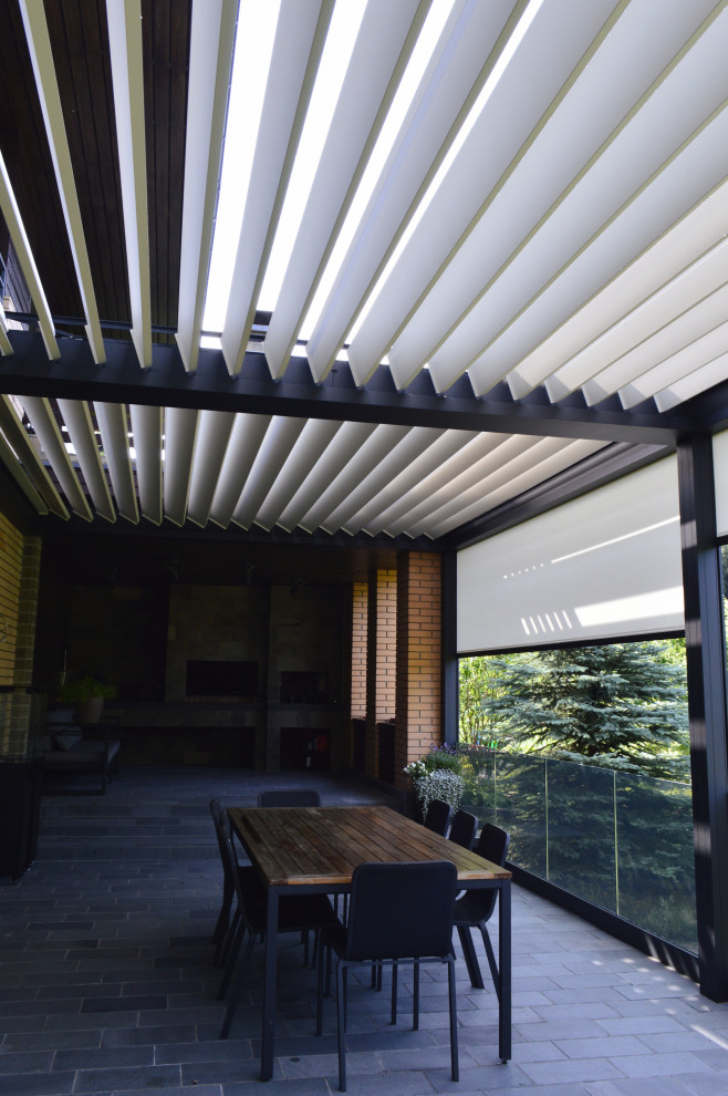 Сдвоенная биоклиматическая пергольная конструкция Renson Camargue