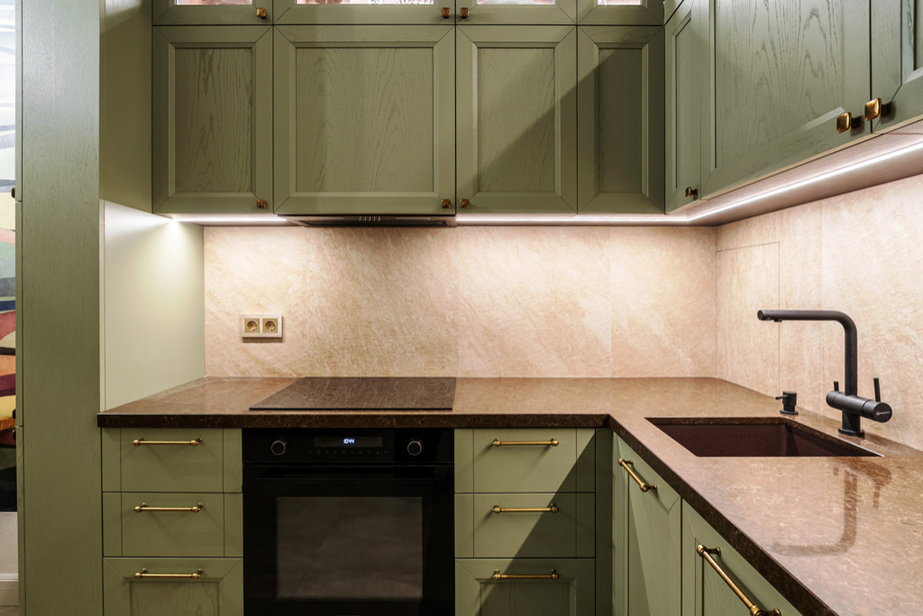 Кухня с фасадами из массива дуба