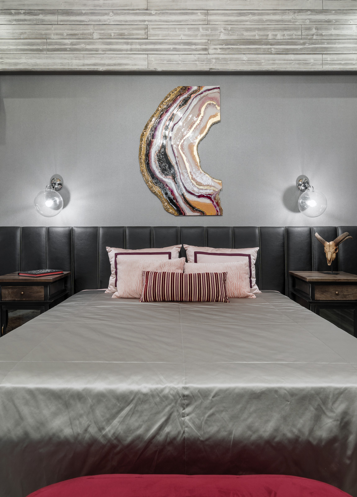 Спальня брутального гостевого дома