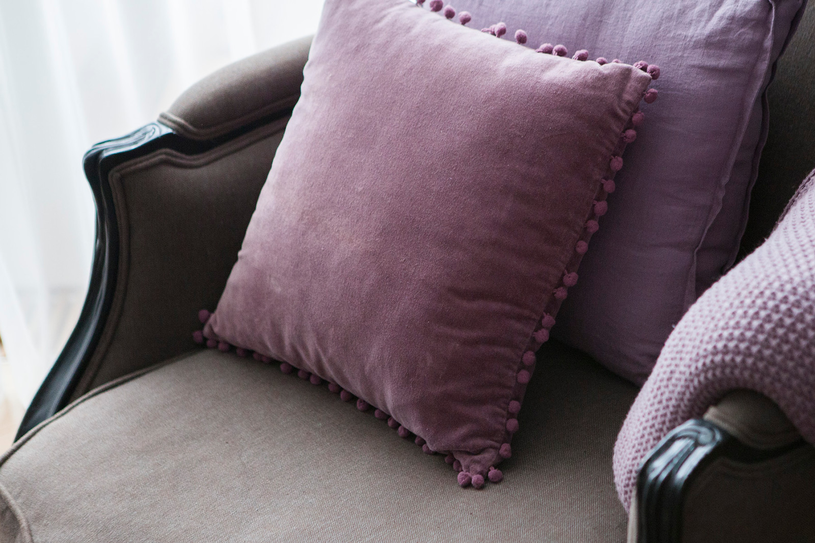 В гостях: Жемчужные тона и балерины в московской квартире