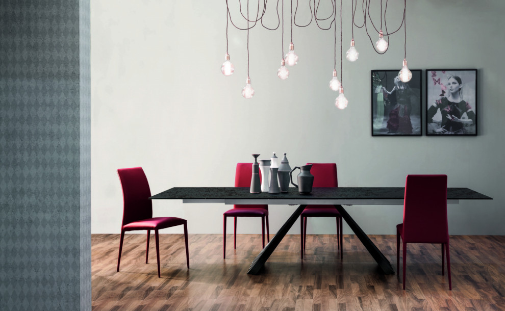 Ventaglio. Стол с креативным веерным основанием.