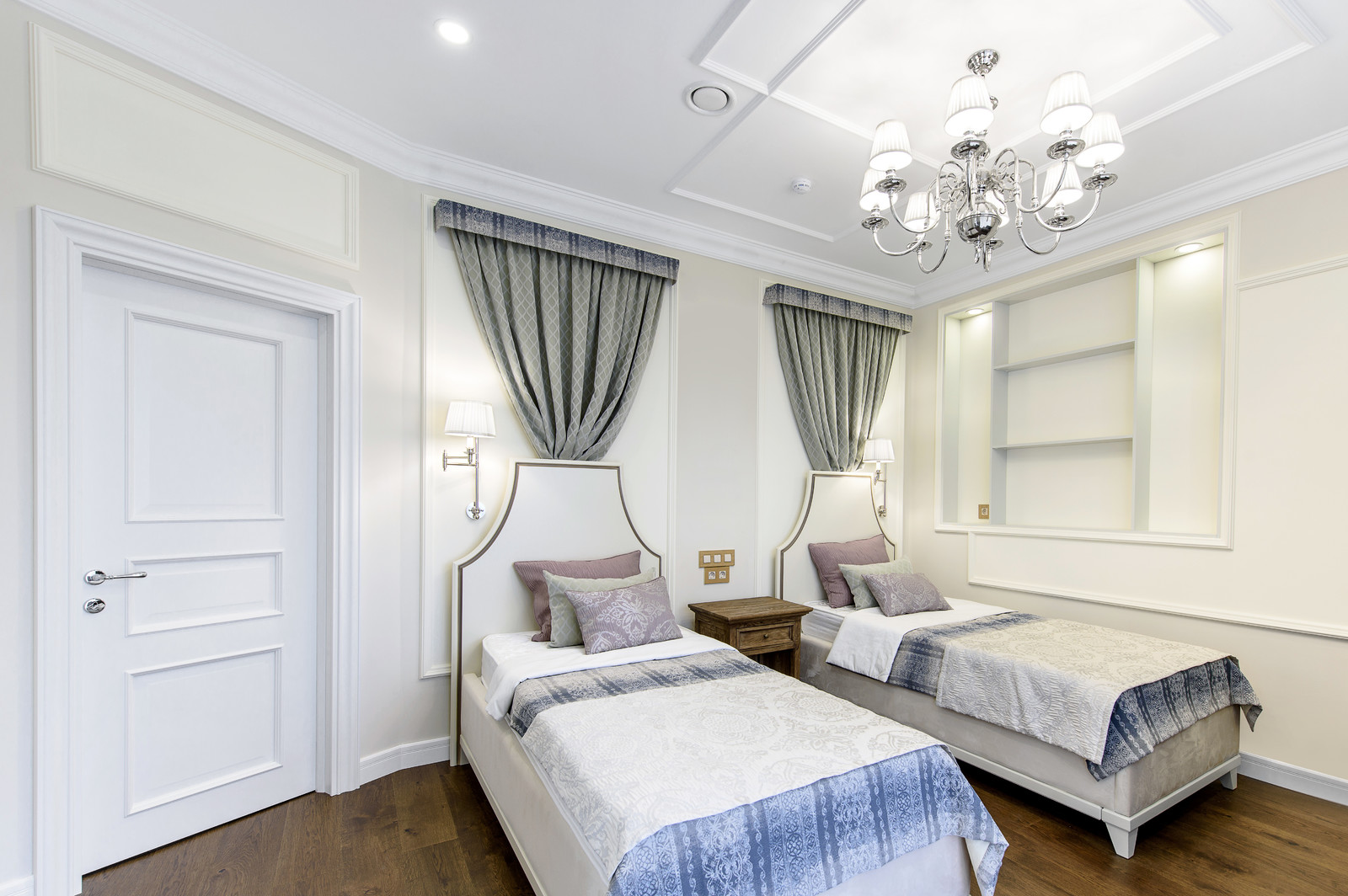 Актер лилово-бежевый