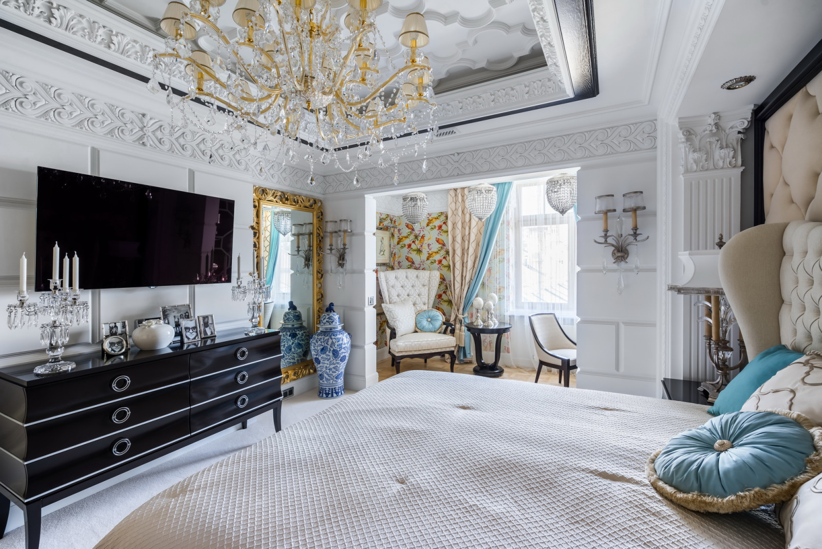 Интерьер квартиры в стиле современной классики с элементами Ар-Деко в Петербурге