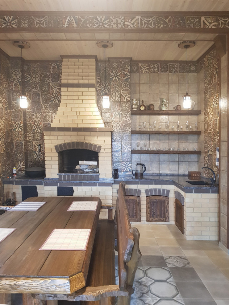 Банкетная для гостей в загородном доме(фото)