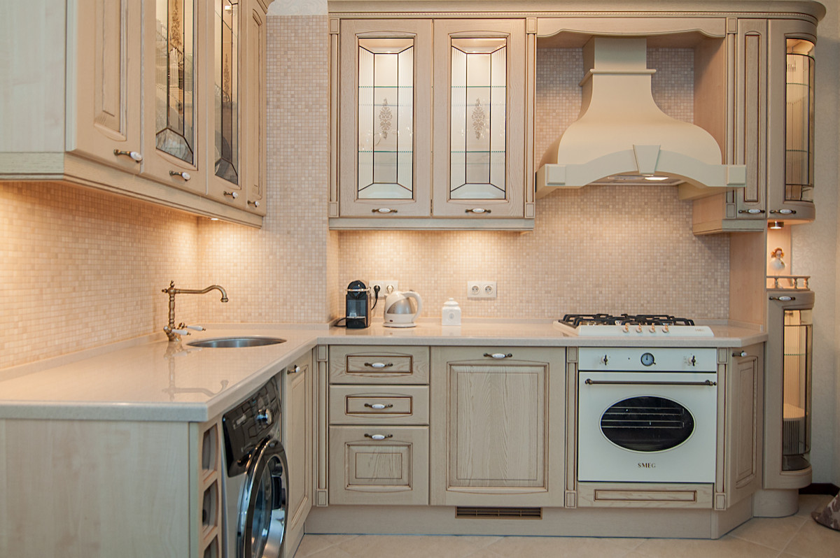 Элегантный кухонный гарнитур в классическом стиле