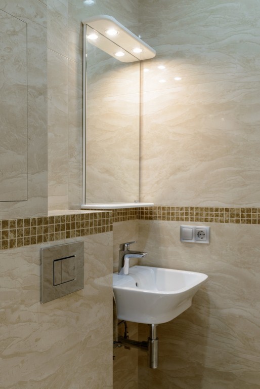 Мозаика и керамогранит с рисунком мрамора