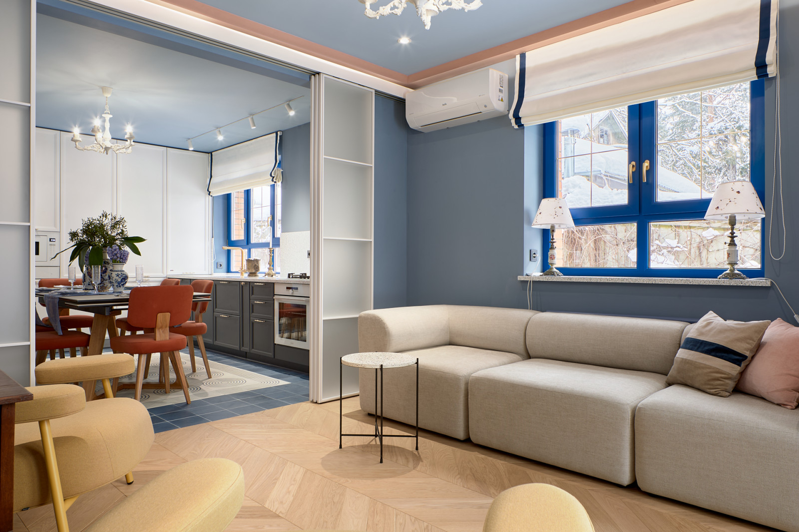 Гжель и маркетри, кухня-гостиная