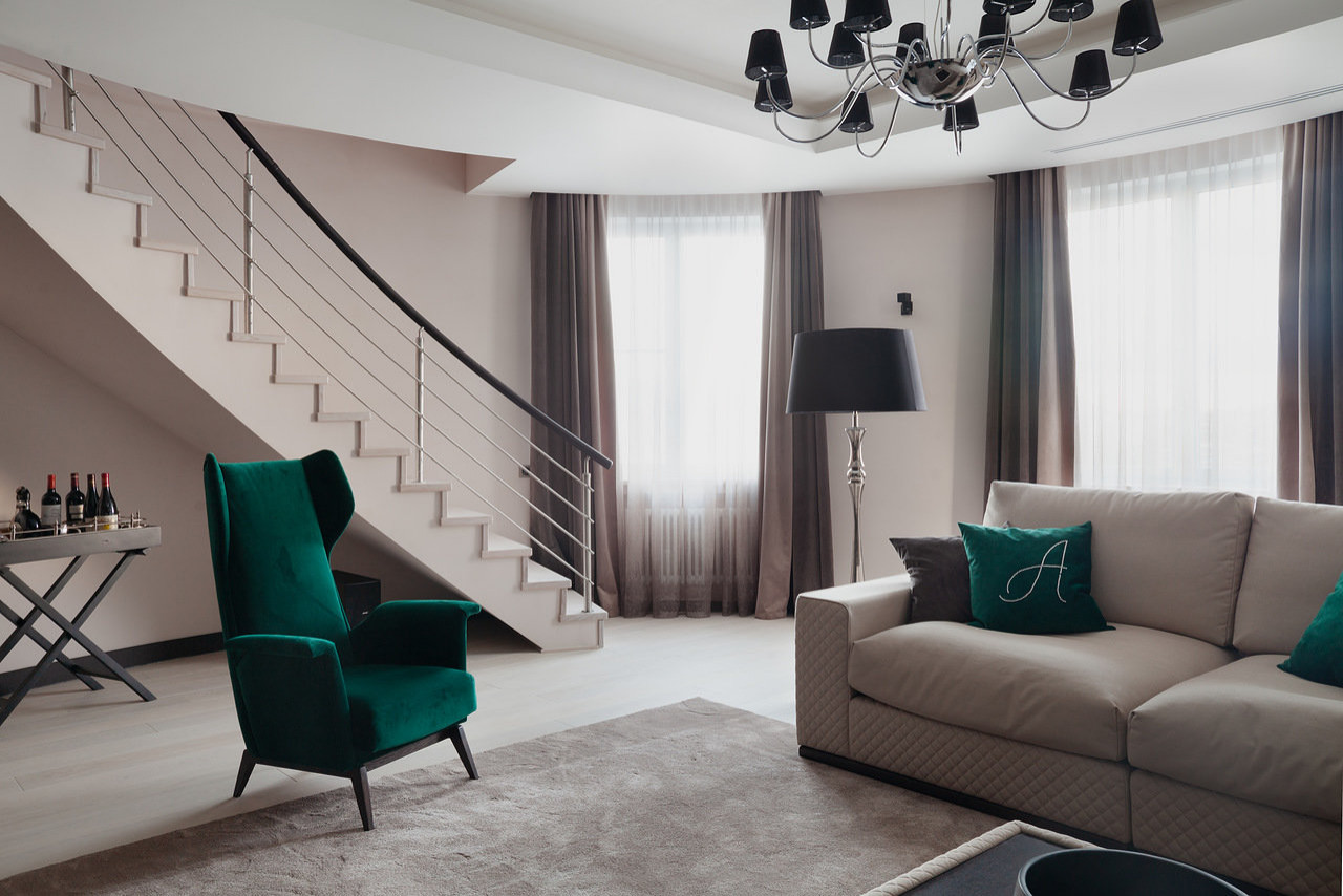 Обложка проекта: Винтовая лестница трехуровневой квартиры