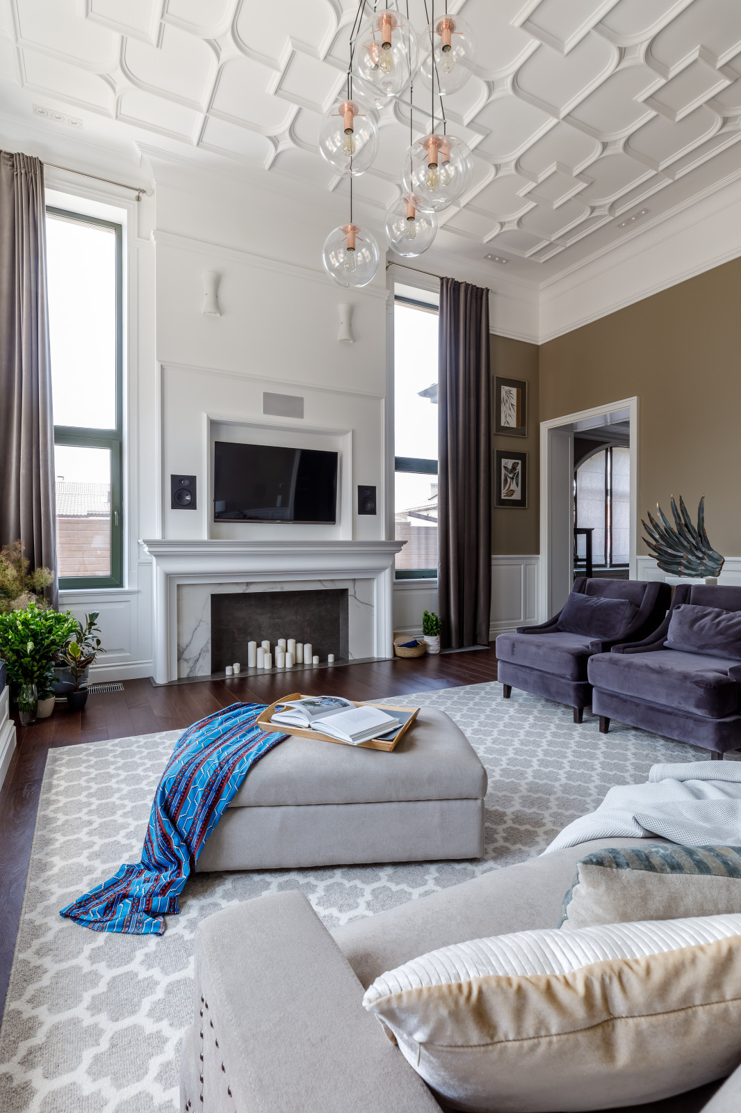 Гипсовая лепнина Аврора в интерьере дизайнера Аллы Куницы -квартира в Краснодаре