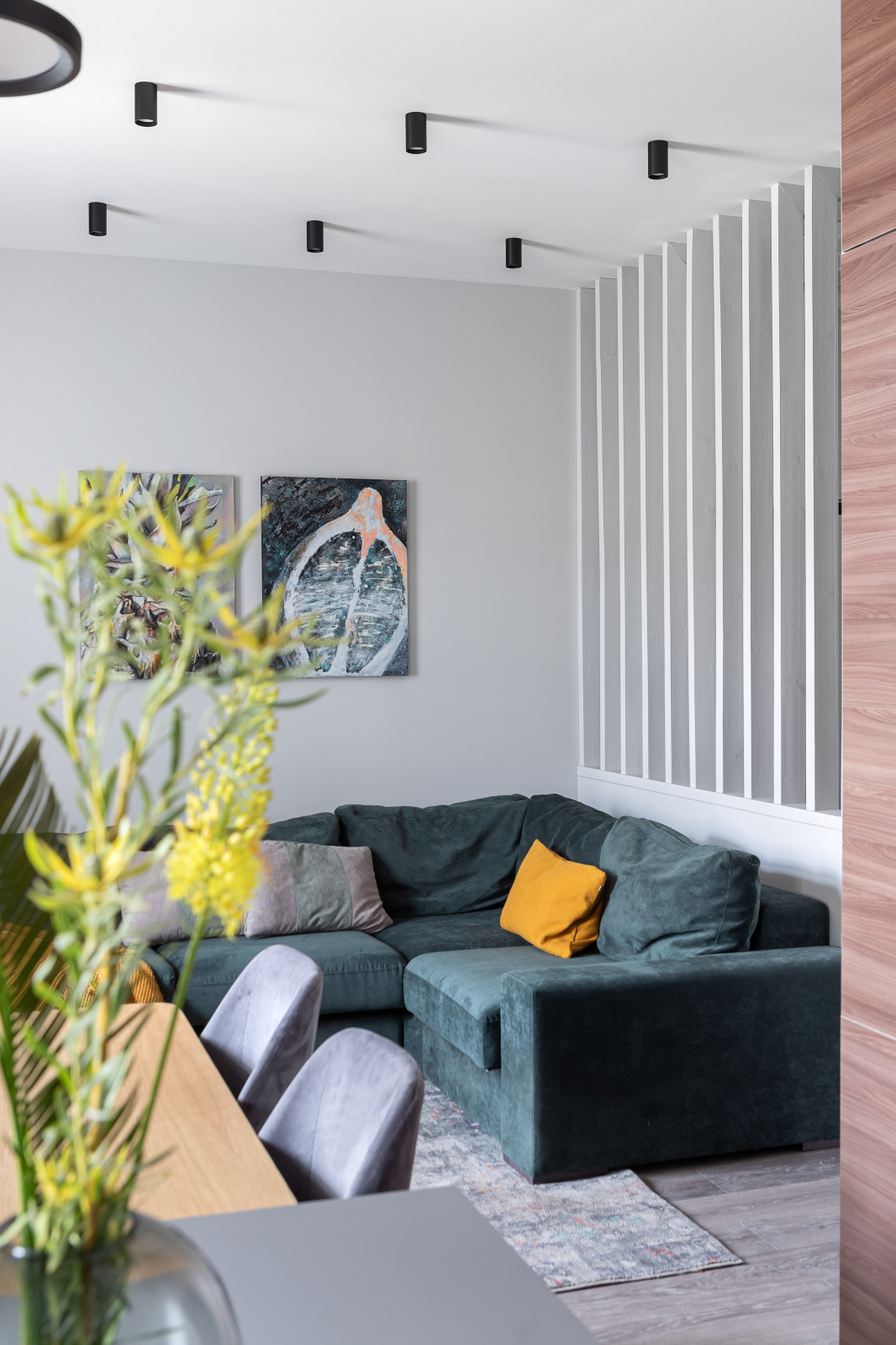 КВАРТИРА С ЯРКИМИ АКЦЕНТАМИ В СТАРОМ ФОНДЕ