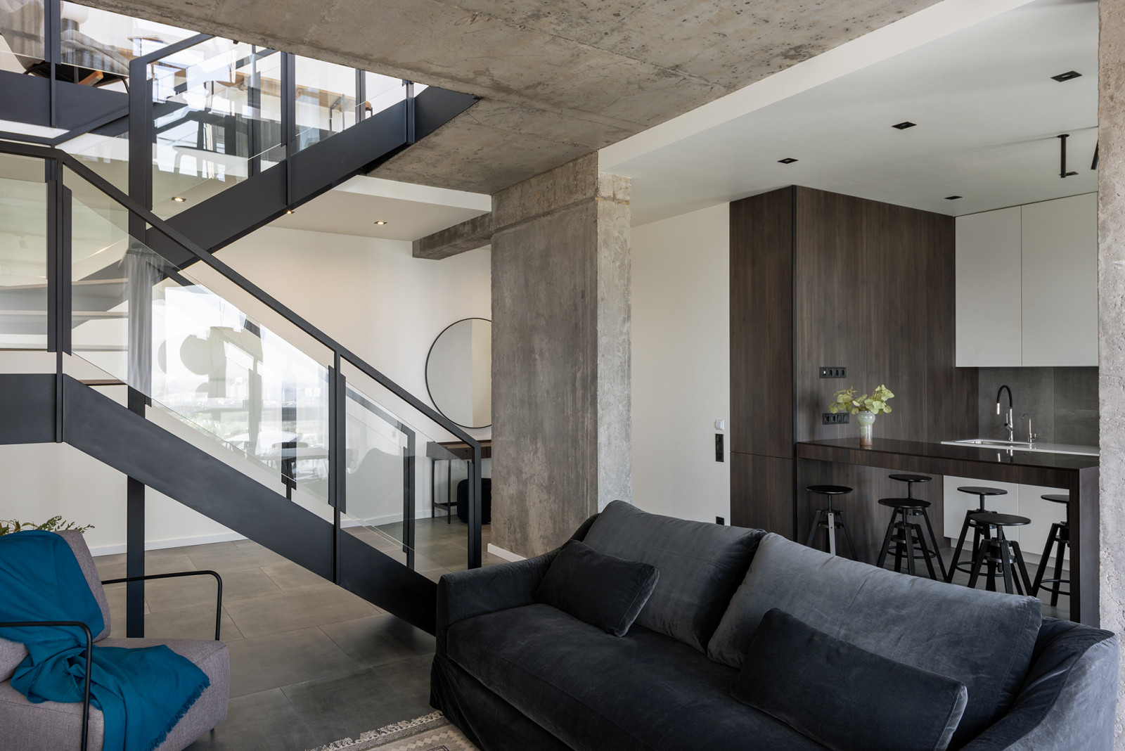 Обложка проекта: Монохромные апартаменты