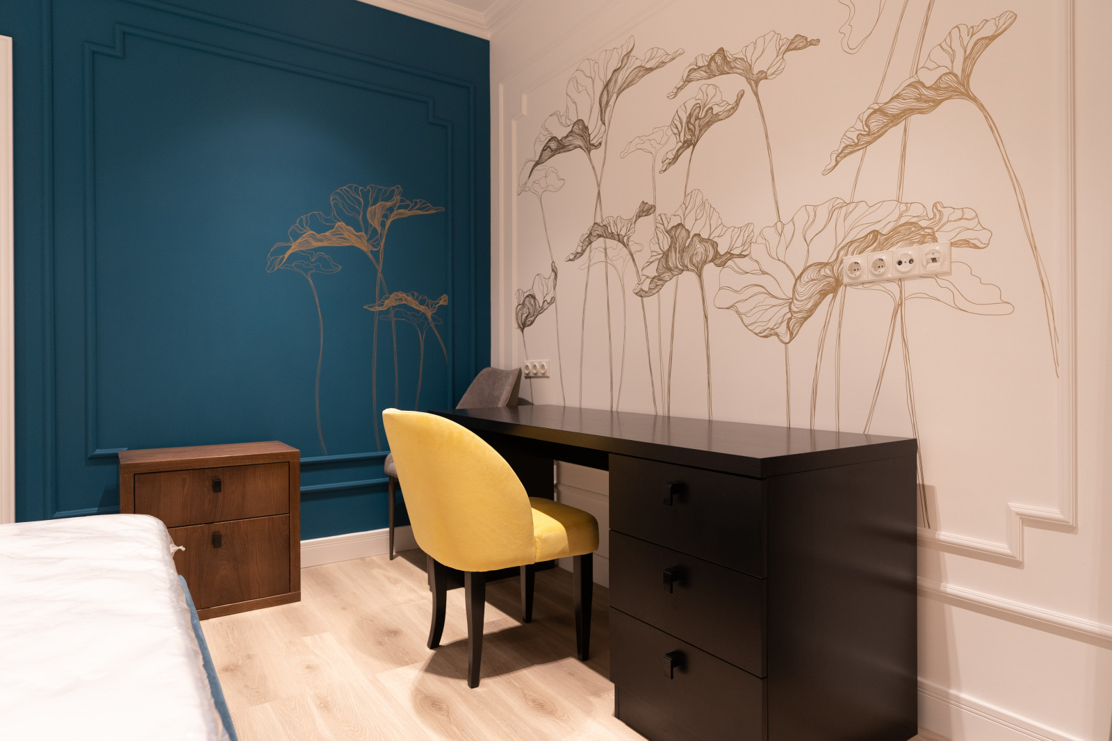 Мебель и аксессуары для спальни.