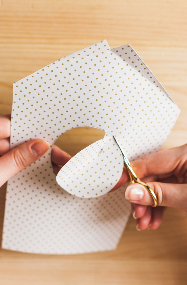 DIY: Декоративный скворечник для птиц из бумаги и картона