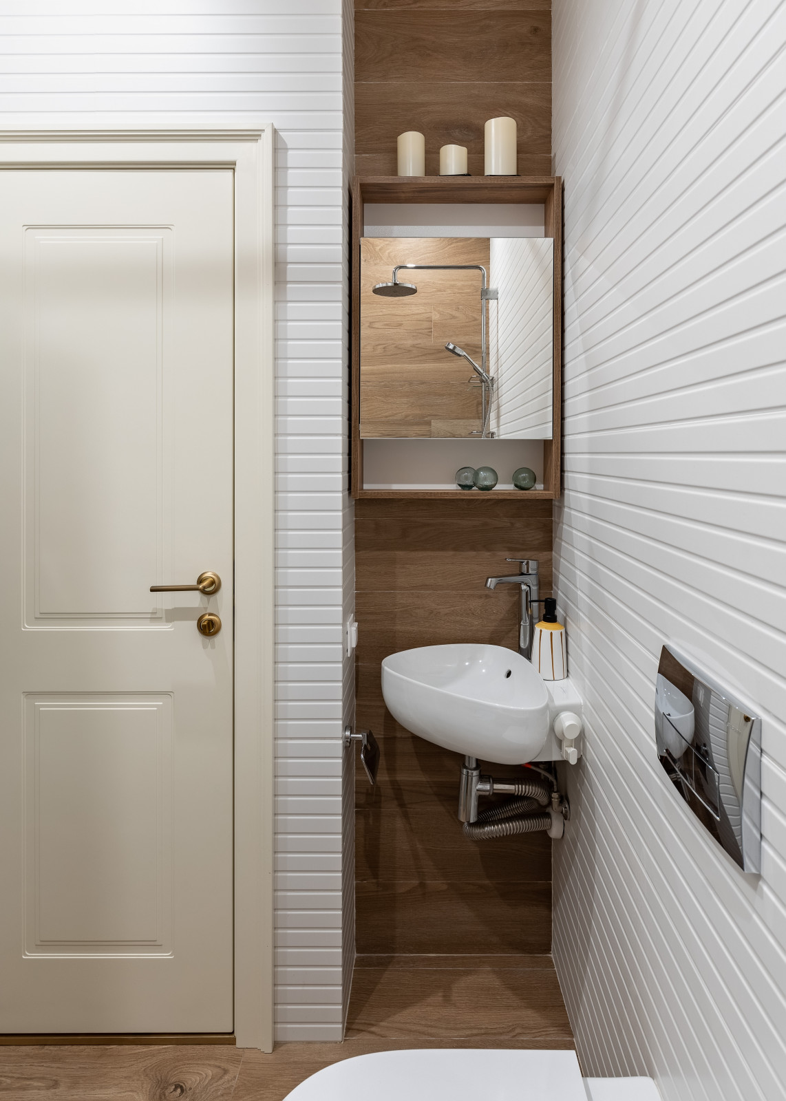 Квартира с желтым диваном