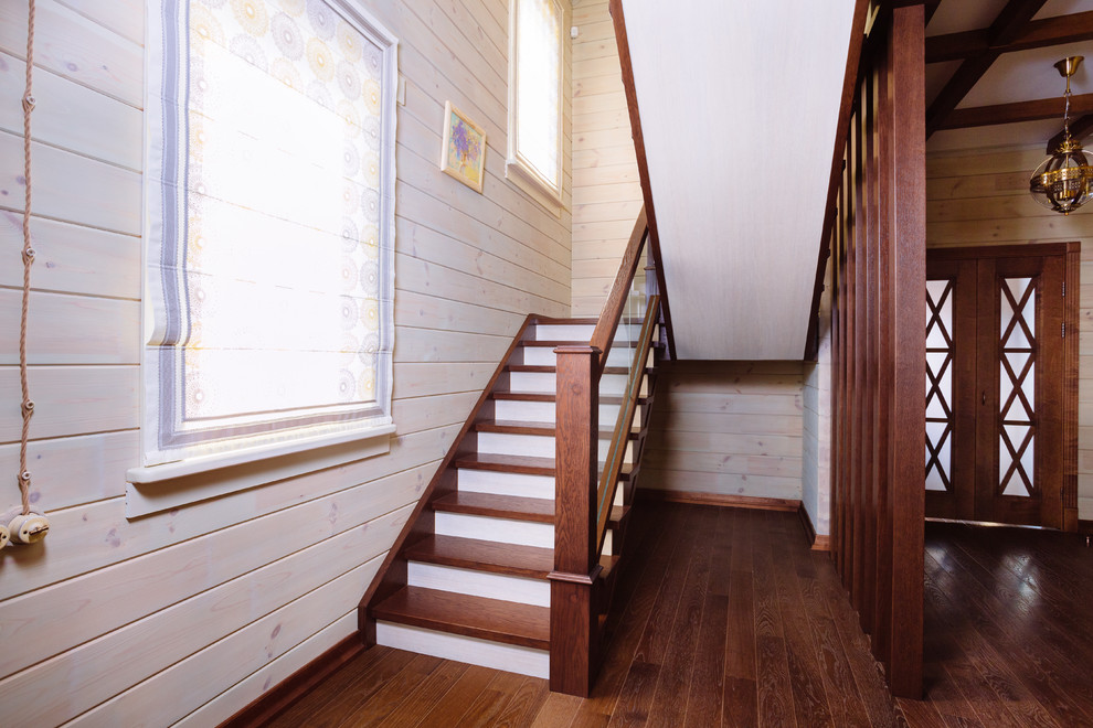 Обложка проекта: 34. Деревянная лестница со стеклянным ограждением в КП Тихая слобода