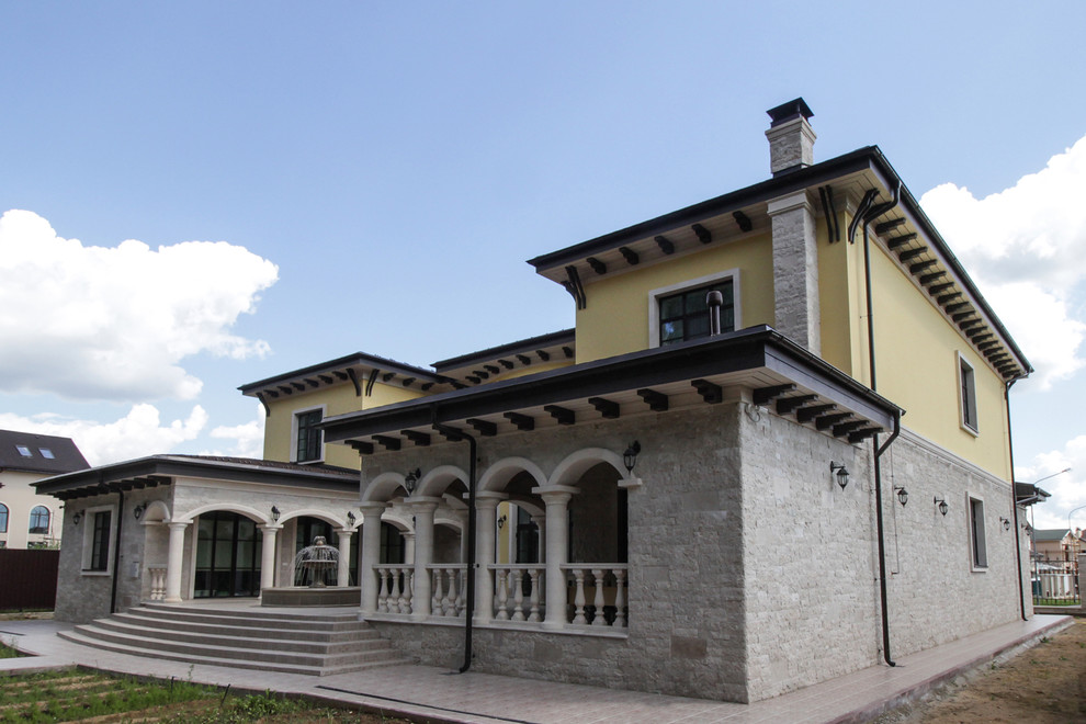 Дом в тосканском стиле. Вид сбоку