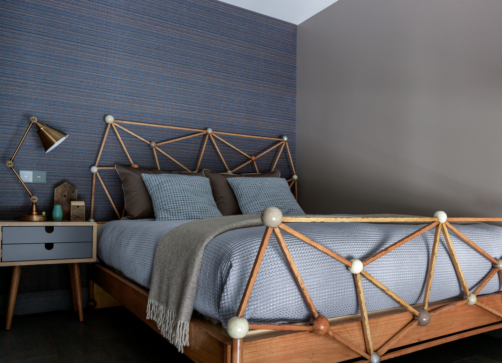 Дом для большой семьи, Графские пруды