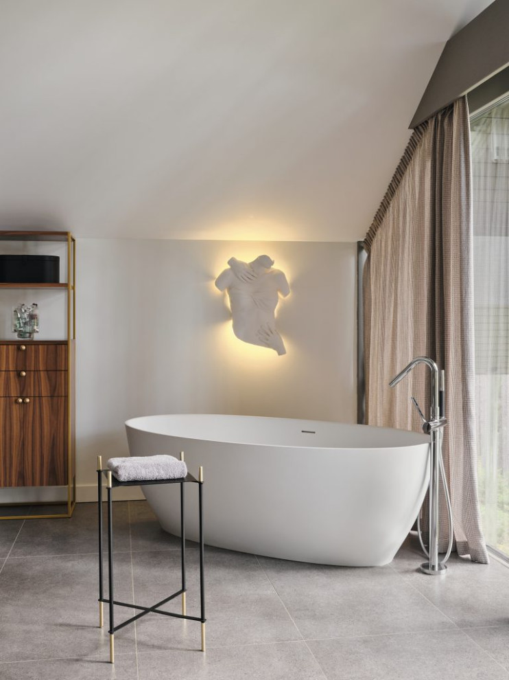 Дом в лесу у озера