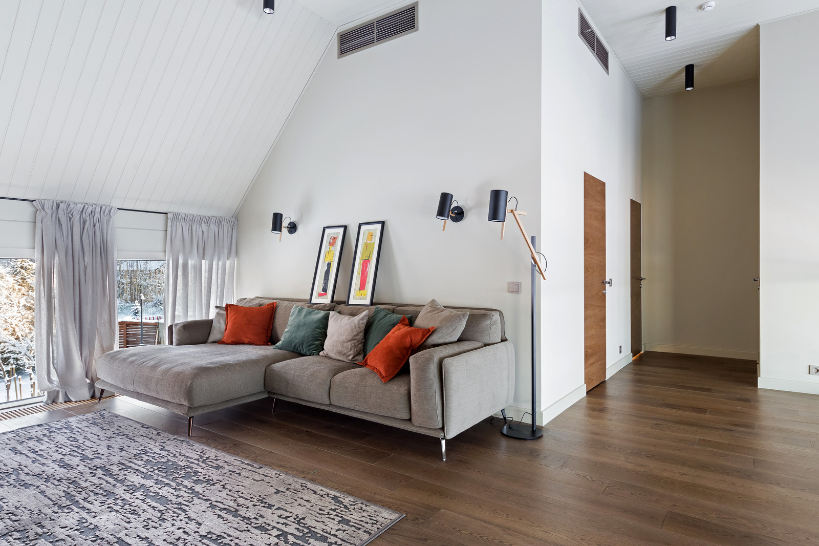 Дом на озере для большой семьи