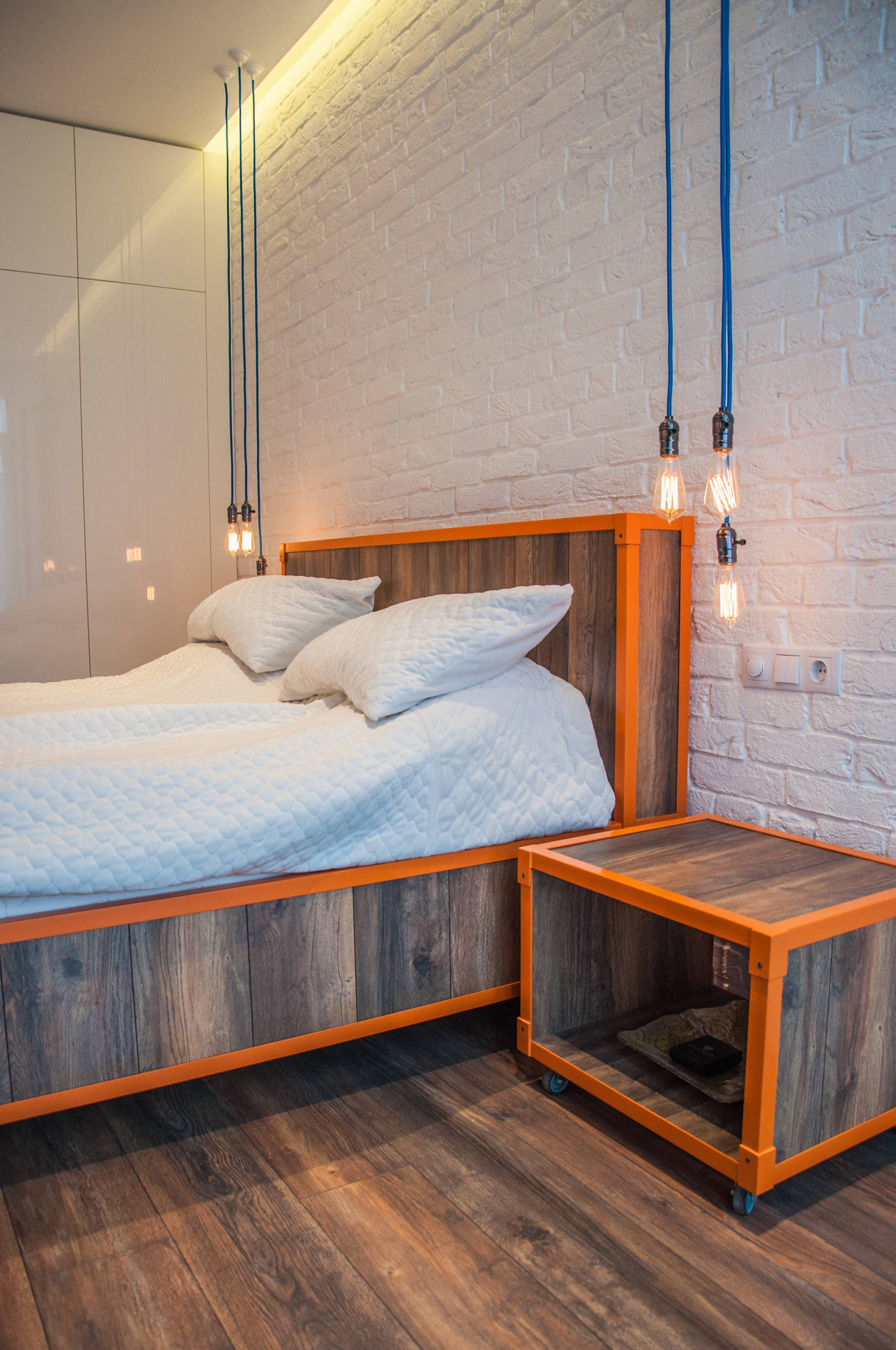 Houzz Украина: Лофт с полицейским зеркалом для танцовщицы