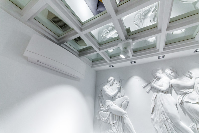 Квартирный вопрос. В греческом зале