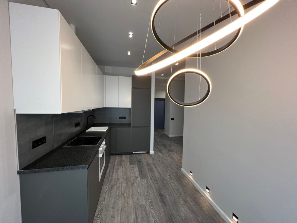 Квартира на продажу в серых оттенках.