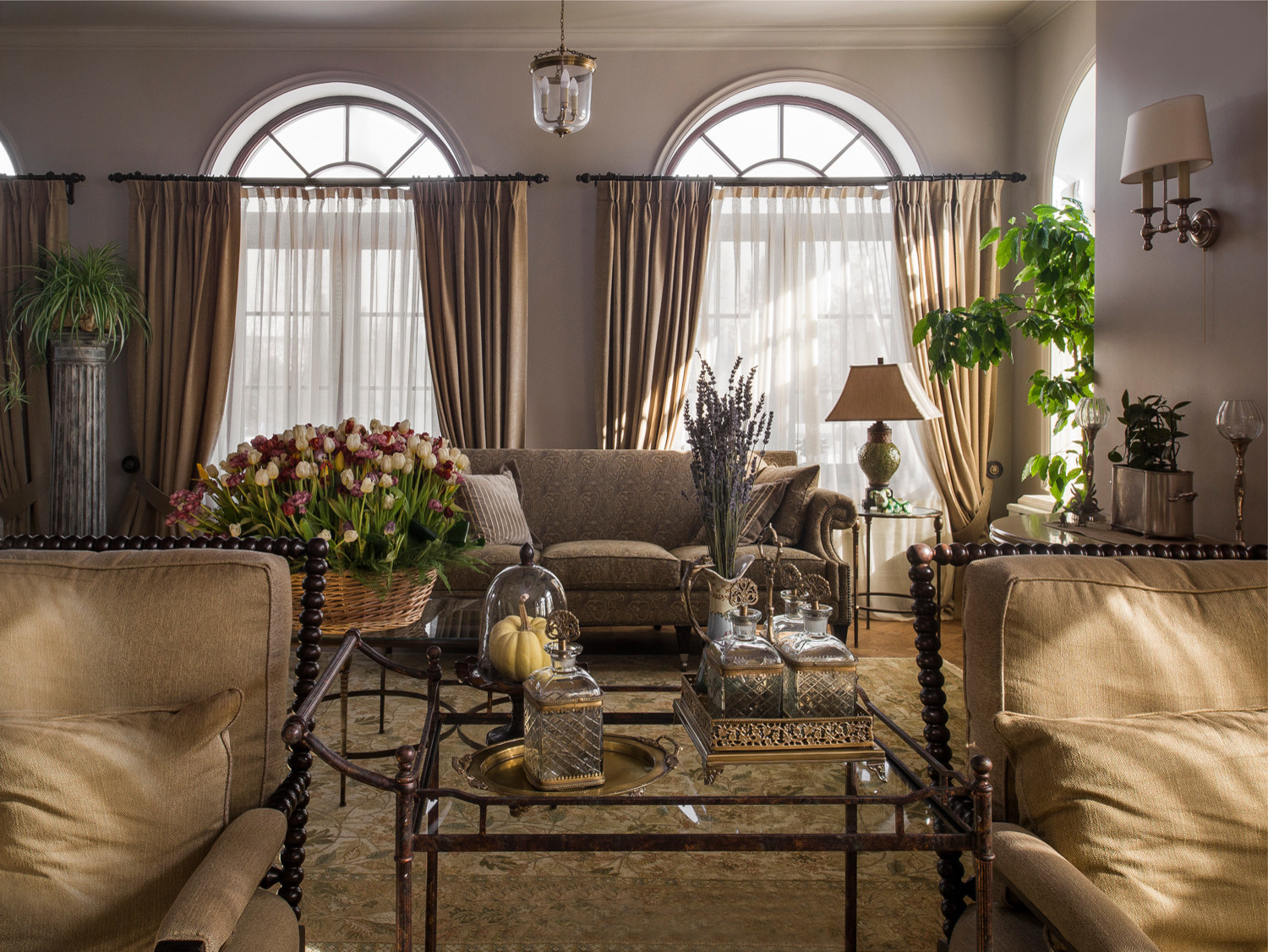 Съемка дома на Новой Риге, 1950 м². Дизайнер Анна Першхайло.