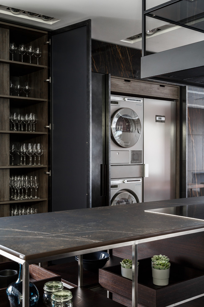 Giulia Novars, Москва. Смоленская, д.10