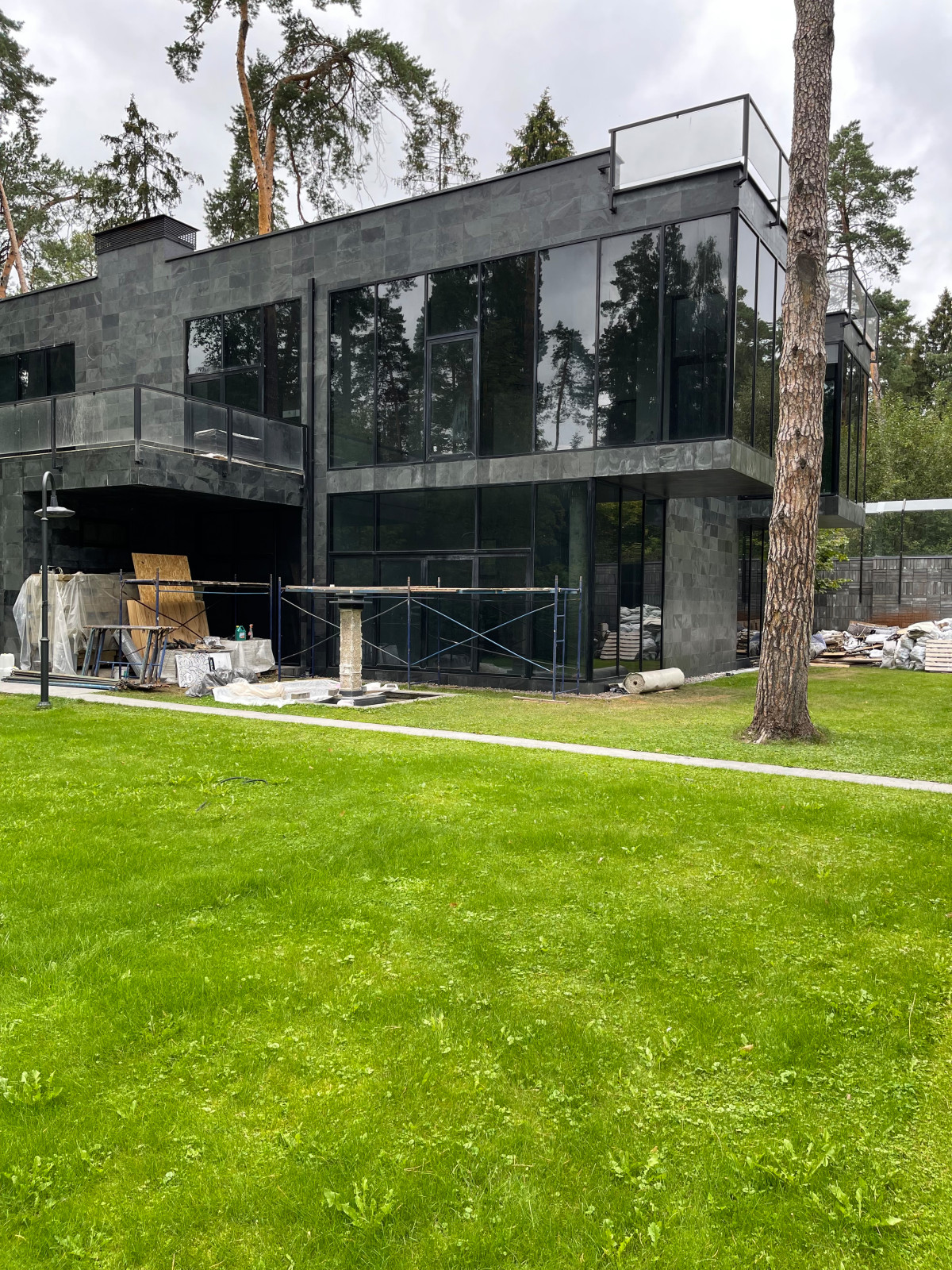 Реконструкция и отделочные работы дом 600 кВ.м. Николина гора