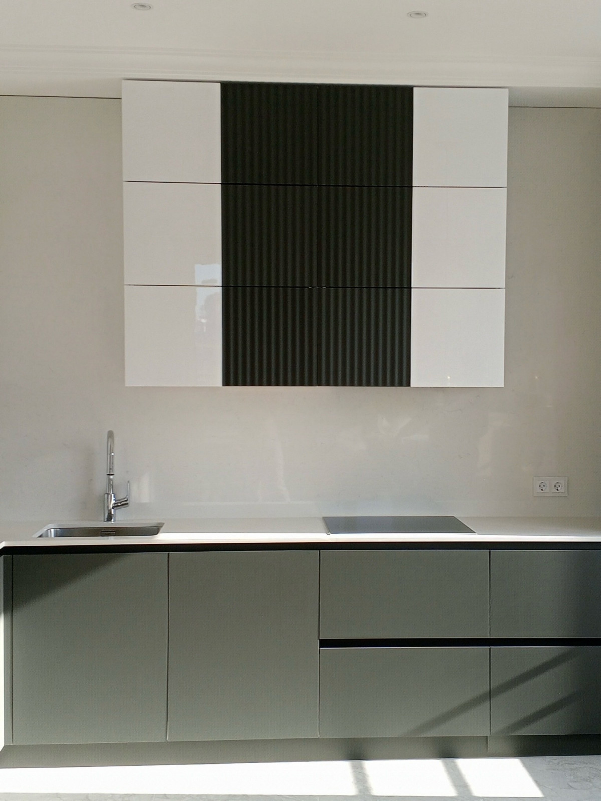 Обложка проекта: Кухня Silver