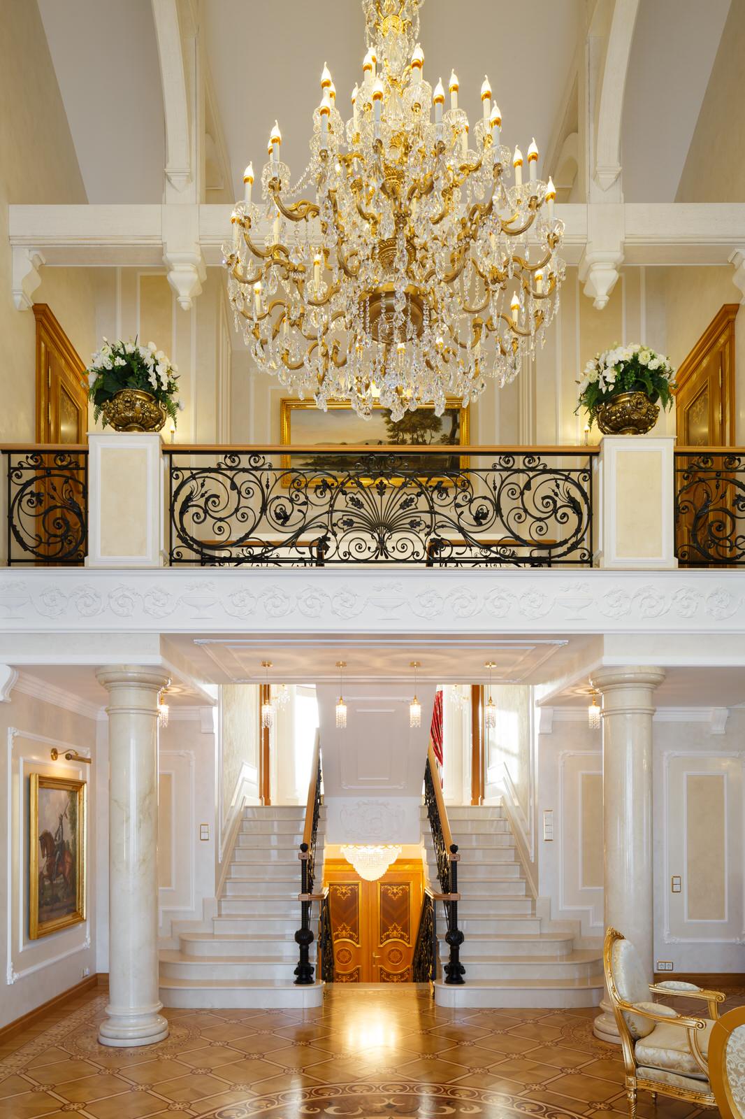 Мраморная лестница