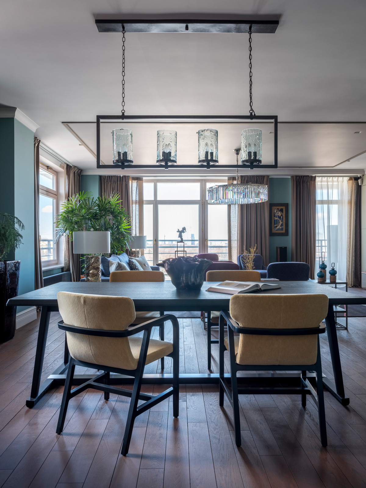 Interior with a view Интерьер с видом на МГУ