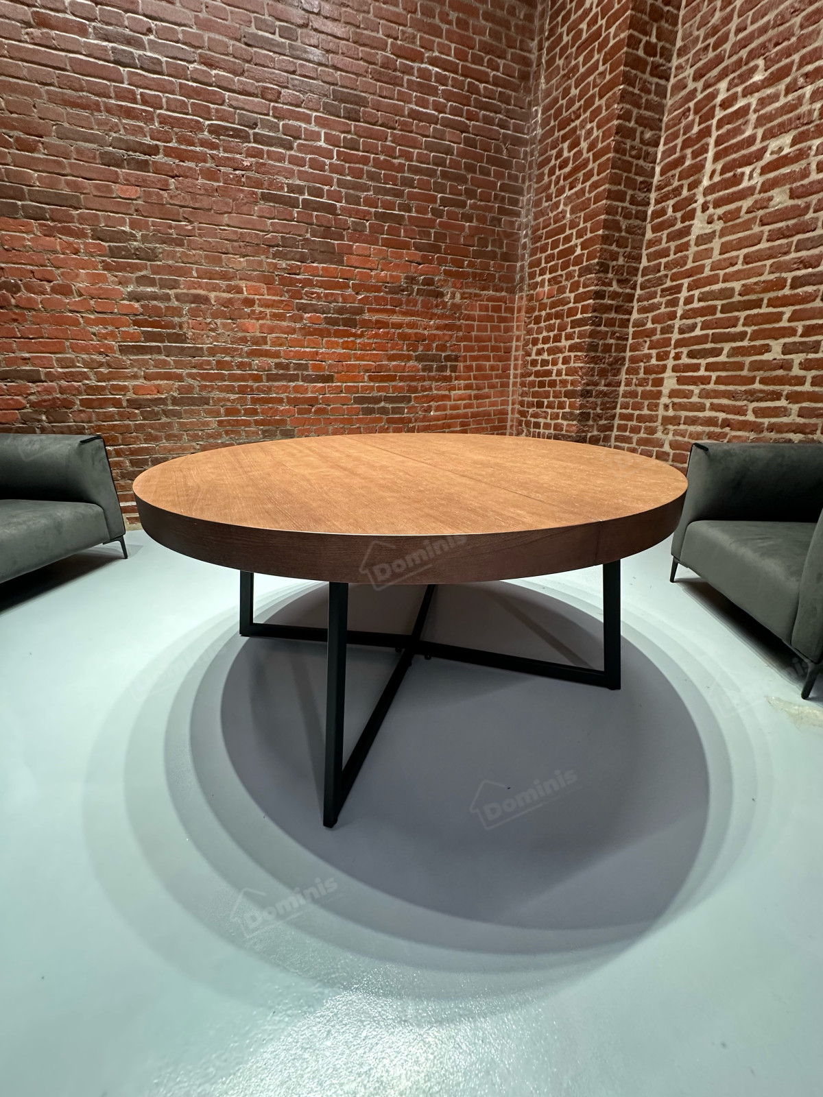 Меблировка автосалона на Васильевском острове