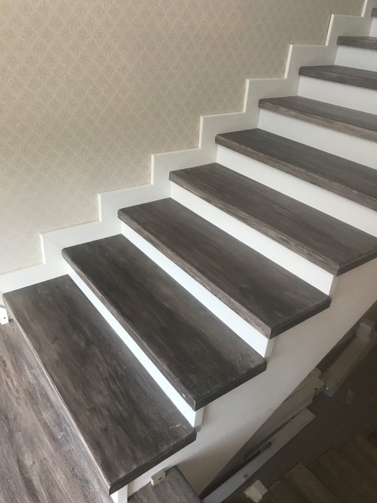 Лестница с фрезерованными балясинами